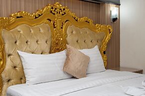 Lucky City Hotel