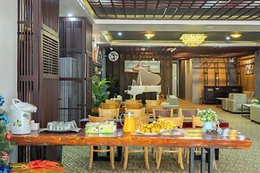 Lucky City Hotel
