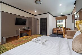 Lucky City Hotel