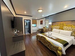 Lucky City Hotel