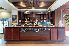 Lucky City Hotel