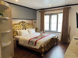 Lucky City Hotel