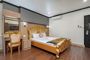 Lucky City Hotel