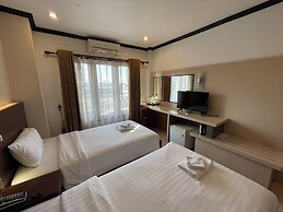 Lucky City Hotel
