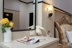 Lucky City Hotel