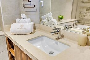 Globalstay Luxury Azizi Mina Beachfront