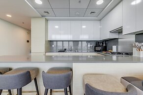 Globalstay Luxury Azizi Mina Beachfront