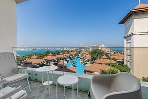 Globalstay Luxury Azizi Mina Beachfront