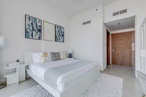 Globalstay Luxury Azizi Mina Beachfront