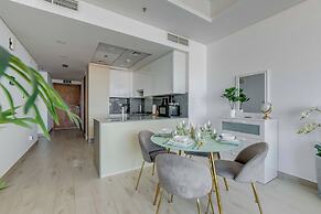 Globalstay Luxury Azizi Mina Beachfront