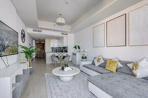 Globalstay Luxury Azizi Mina Beachfront