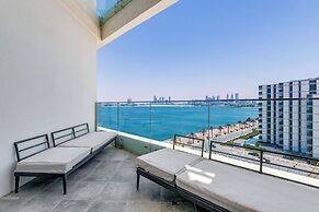 Globalstay Luxury Azizi Mina Beachfront