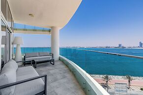 Globalstay Luxury Azizi Mina Beachfront