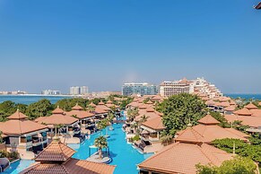 Globalstay Luxury Azizi Mina Beachfront