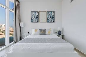 Globalstay Luxury Azizi Mina Beachfront