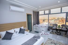 Royal Pyramids View Inn
