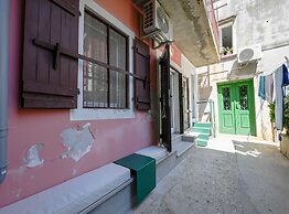 Smart and Cozy Downtown Rovinj Nooks