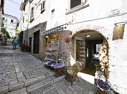 Smart and Cozy Downtown Rovinj Nooks