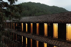 Sanchunli Meng Resort Hotel