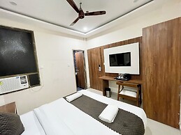 Hotel SRK - near Temple