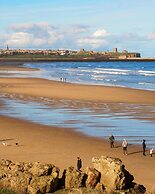 1 Bed Flat - Sleeps 3 - Parking - Pet Friendly