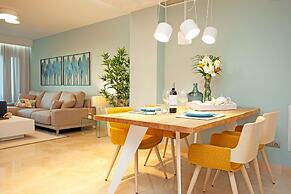 Modern Apartment With Pool