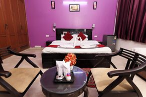 Hotel Ashray Noida