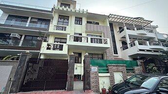 Hotel Ashray Noida