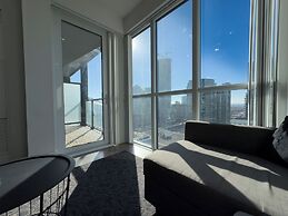 Comfy Suites Rogers Centre Free Parking