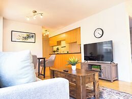 Comfy Suites Rogers Centre Free Parking