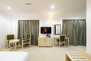 Crown Park Hotel