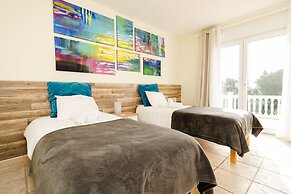 Villa in Marbella With Private Pool and Beach