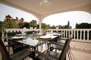 Villa in Marbella With Private Pool and Beach