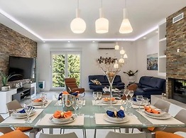 Modern & Stylish Villa With Private Pool