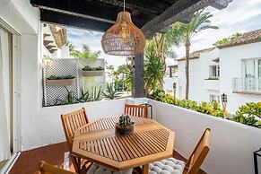 Seaside Stay With Pool