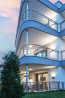 Summer Inn
