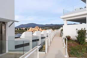 Nice Apartment With Shared Pool