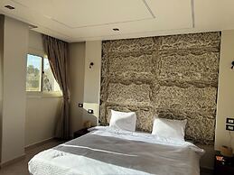 Master Pyramids Inn