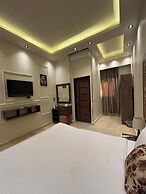 Master Pyramids Inn