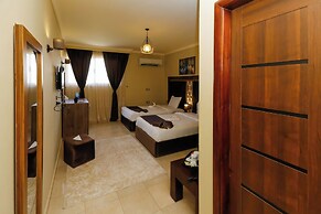Master Pyramids Inn