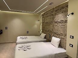 Master Pyramids Inn