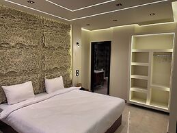 Master Pyramids Inn