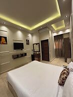 Master Pyramids Inn