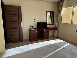 Master Pyramids Inn