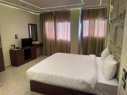 Master Pyramids Inn