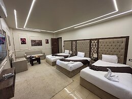 Master Pyramids Inn