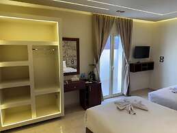 Master Pyramids Inn