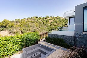 Villa in Marbella With Private Heated Pool