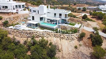 Villa in Marbella With Private Heated Pool