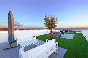 Villa in Marbella With Private Heated Pool